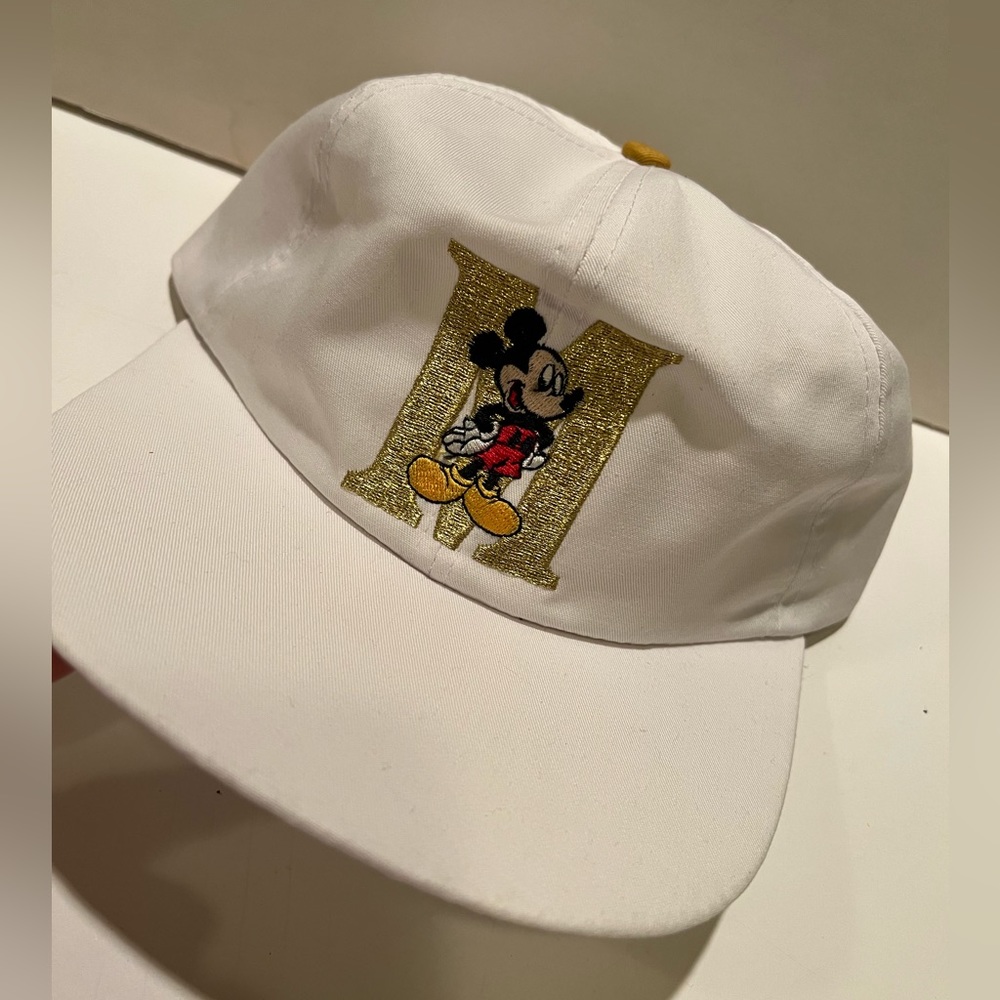 VINTAGE UNISEX DISNEY MICKEY MOUSE BASEBALL CAP.